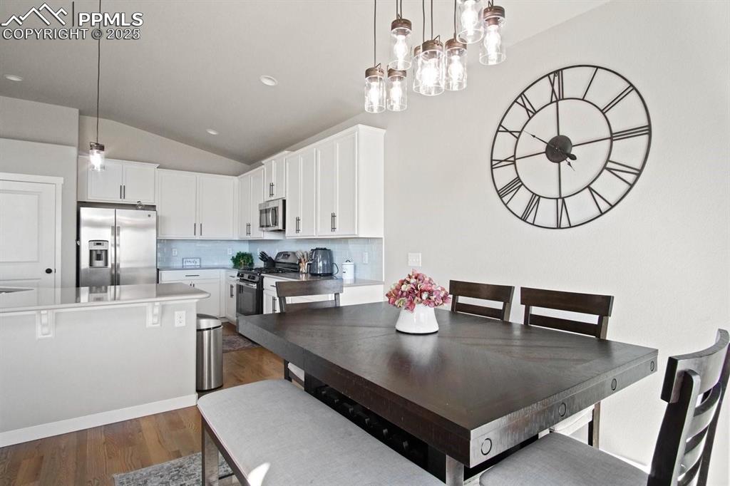 Image 11 of 36: Dining Area