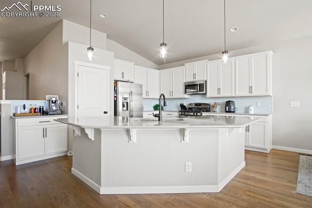 Image 9 of 36: Kitchen
