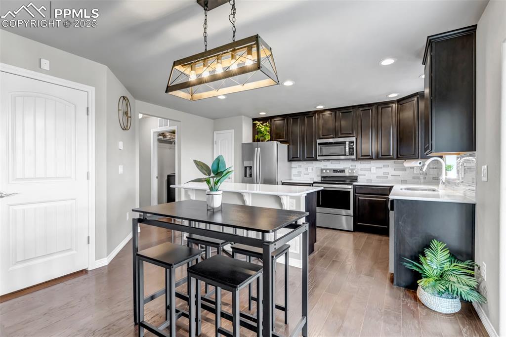 Image 6 of 35: Dining & Kitchen 