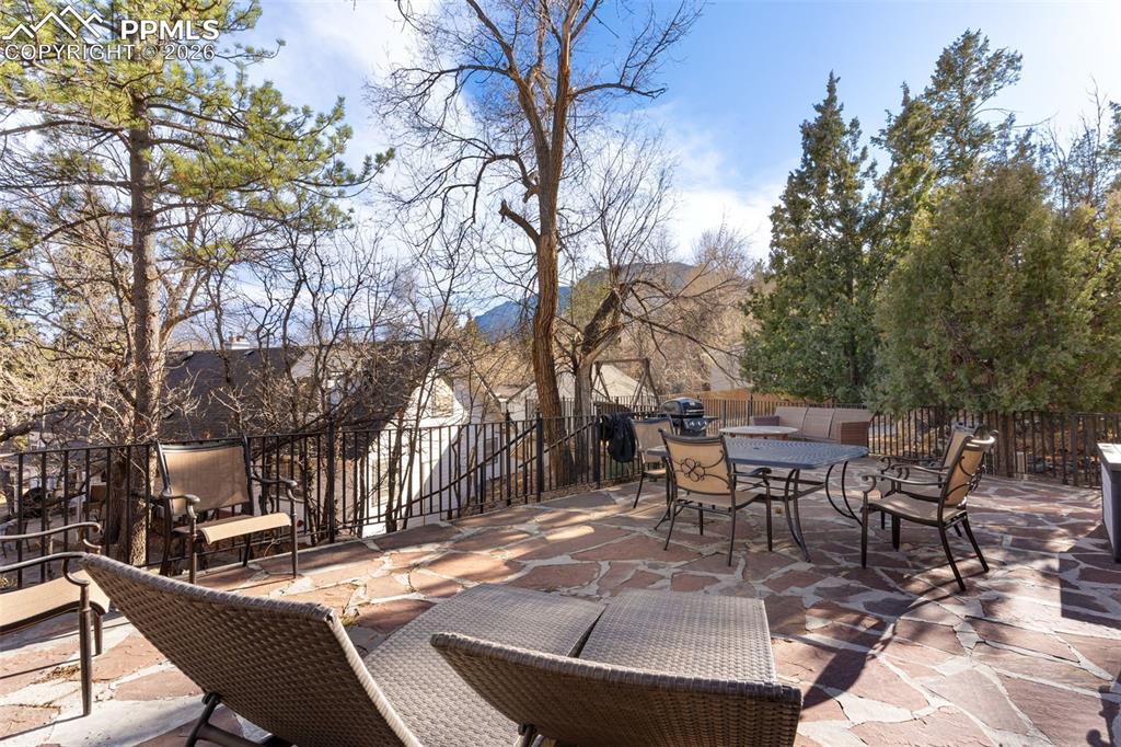 Image 34 of 50: Patio