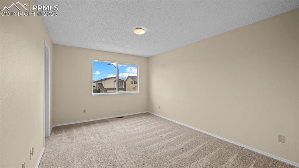 Image 16 of 36: Bedroom