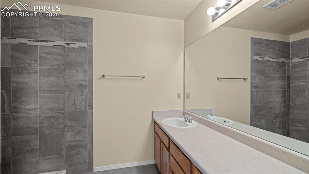 Image 18 of 36: Master Bathroom