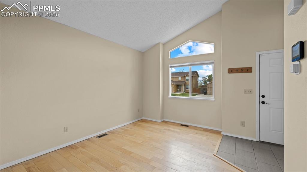 Image 7 of 36: Family Room