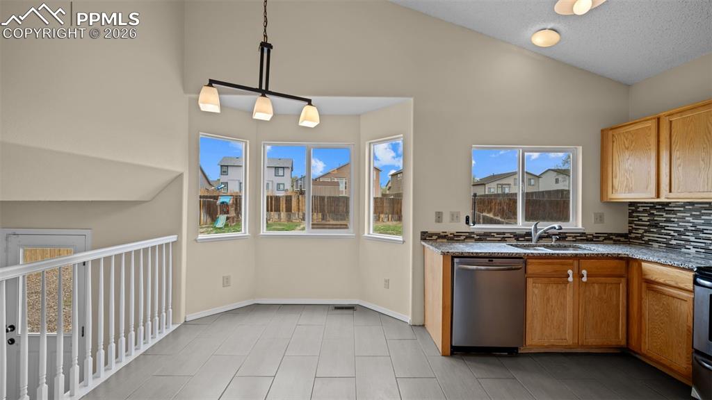 Image 8 of 36: Kitchen