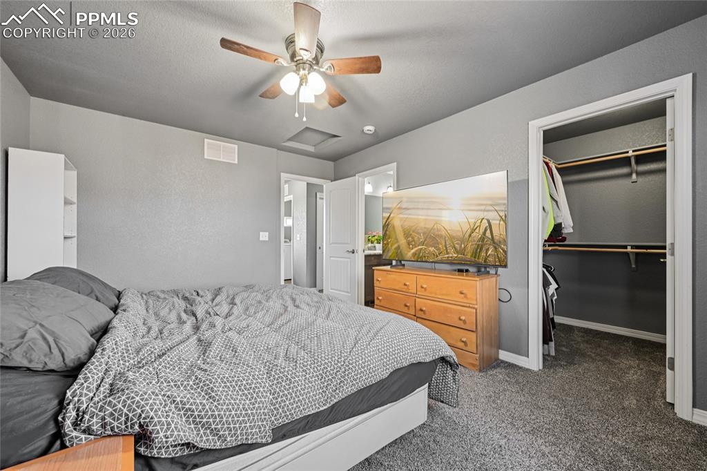 Image 28 of 42: Bedroom