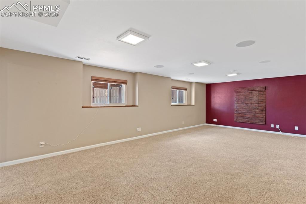 Image 30 of 49: Family Room