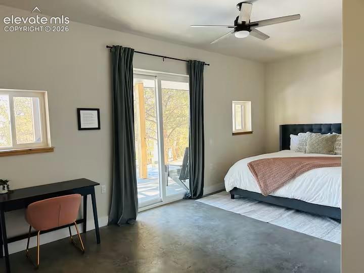 Image 12 of 17: Bedroom