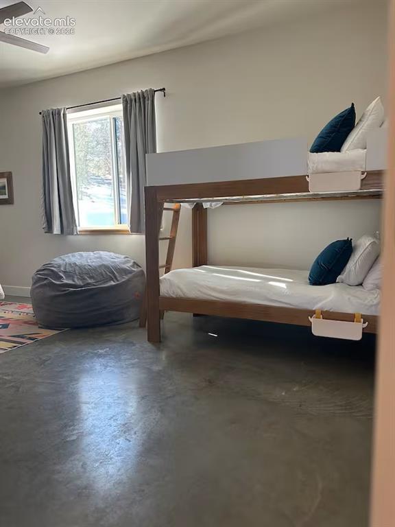 Image 4 of 17: Bedroom