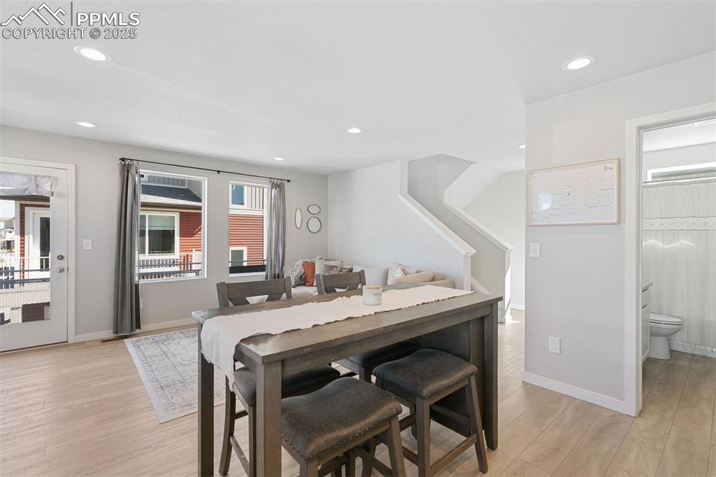 Image 11 of 30: Dining Area