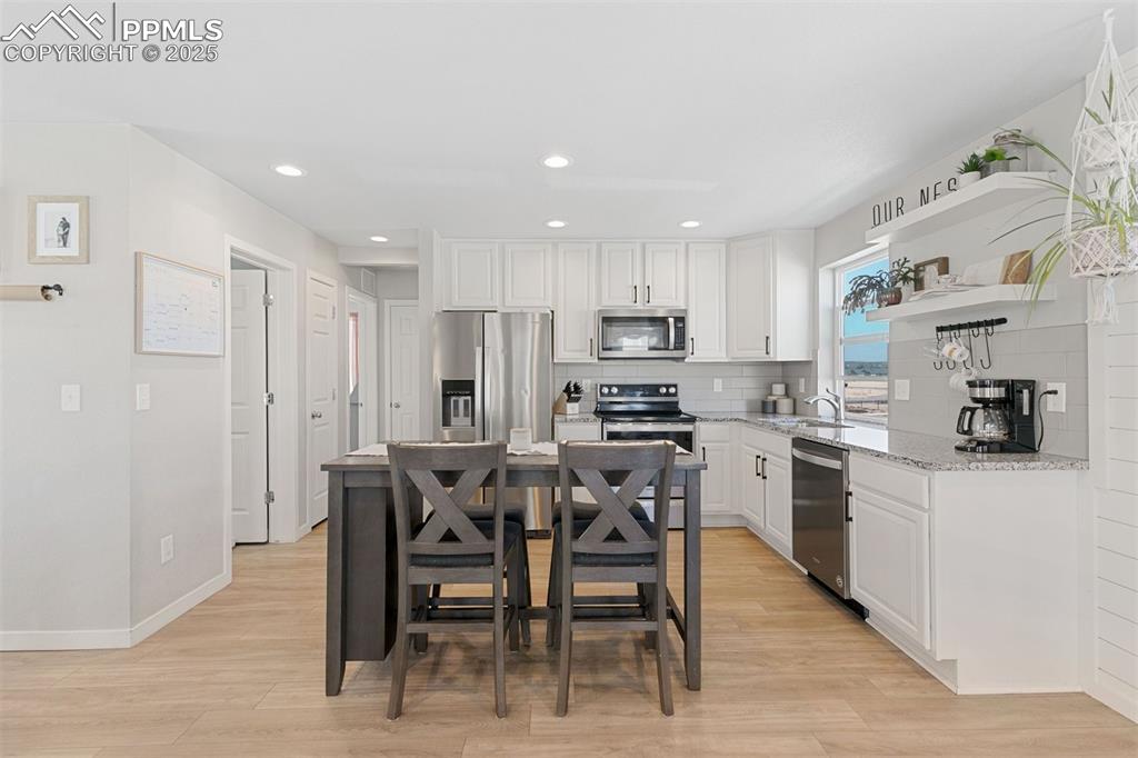 Image 13 of 30: Kitchen