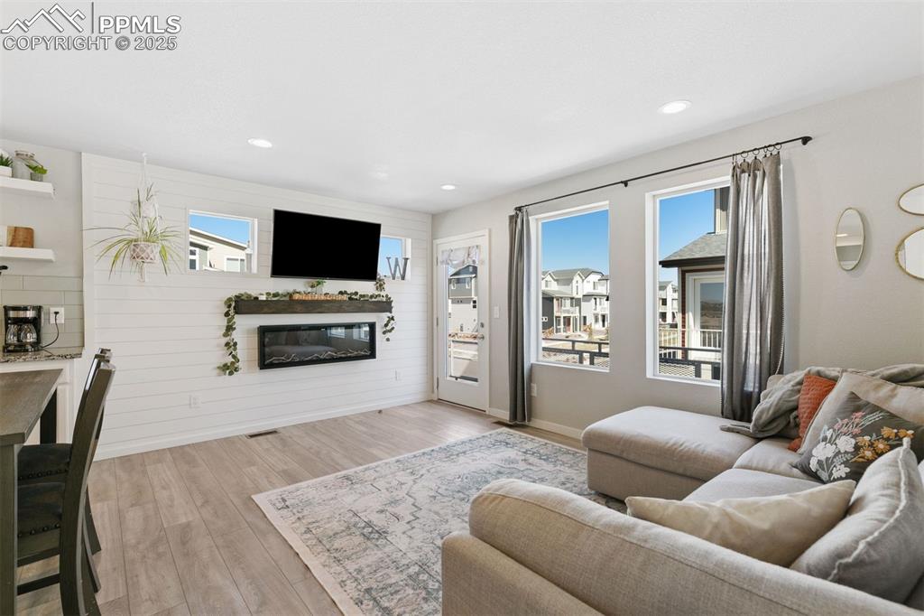 Image 9 of 30: Living Room