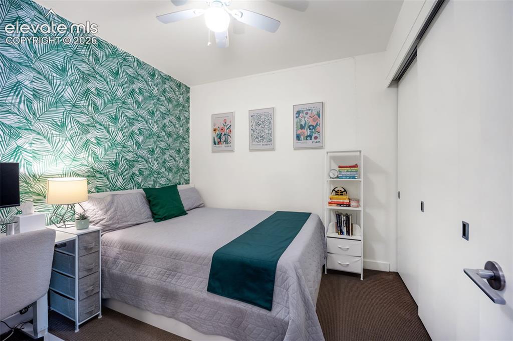 Image 14 of 44: Bedroom
