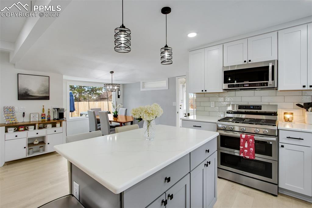 Image 12 of 45: Kitchen