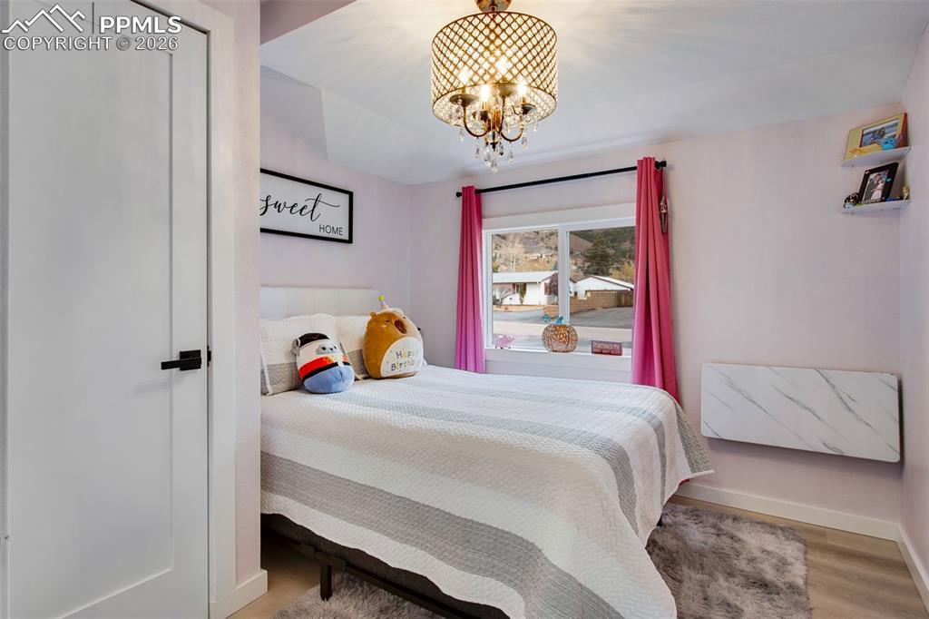 Image 21 of 45: Bedroom