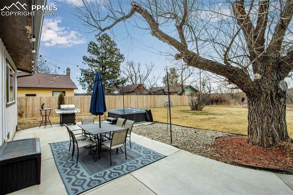 Image 26 of 45: Patio