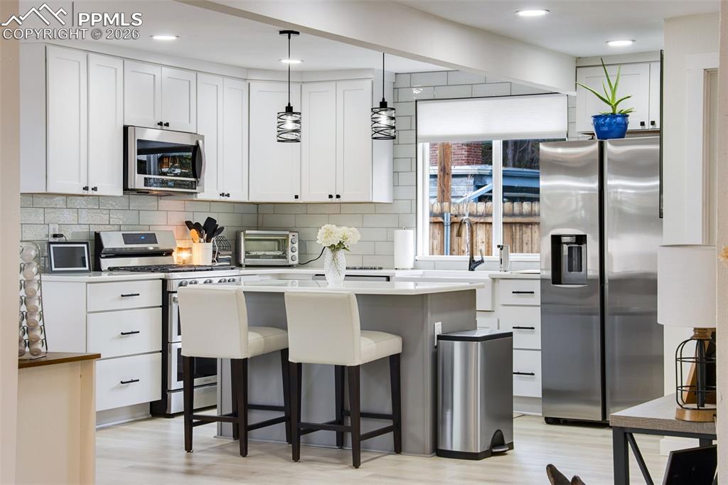 Image 9 of 45: Kitchen