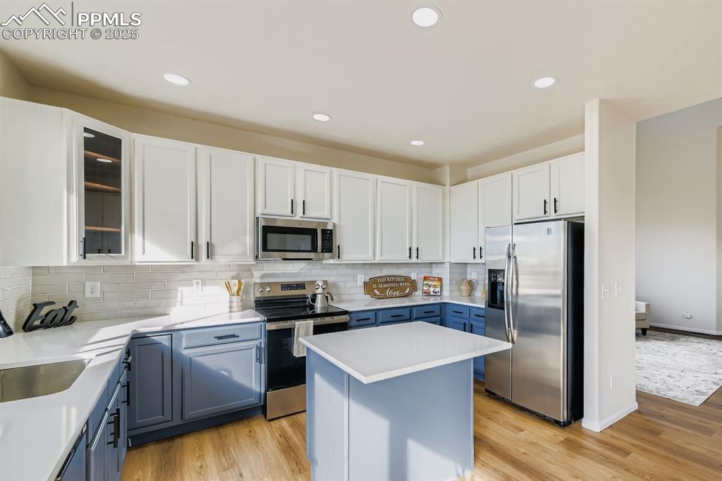 Image 10 of 29: Kitchen