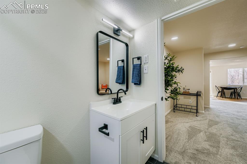 Image 25 of 29: Bathroom