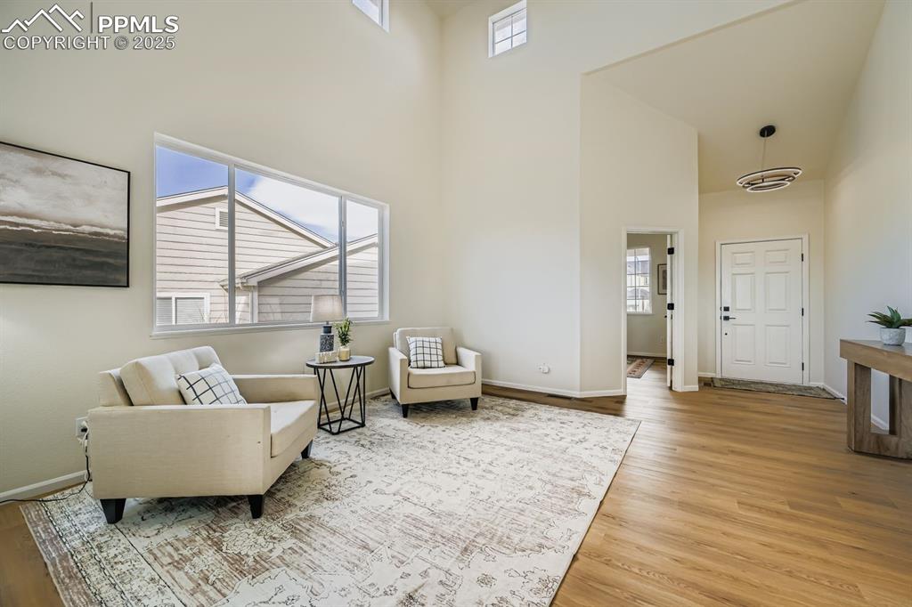 Image 7 of 29: Sitting Room