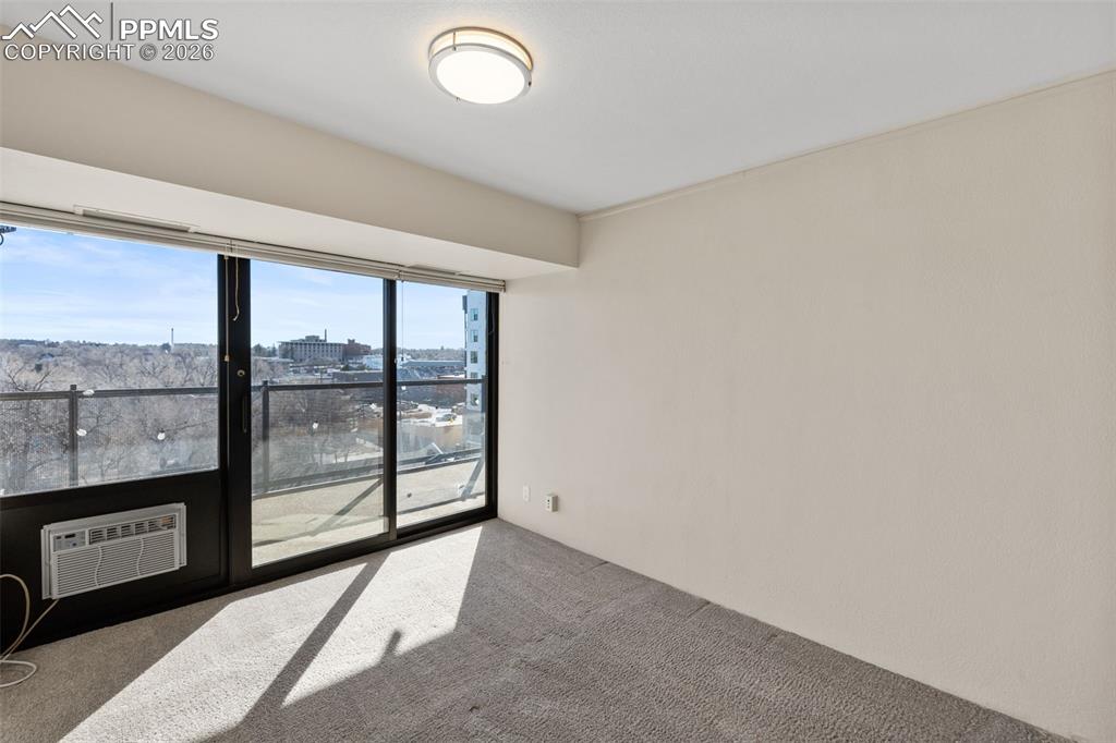 Image 22 of 37: Bedroom