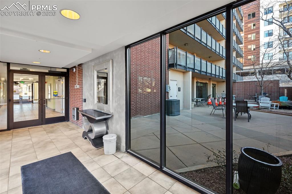 Image 27 of 37: Lobby