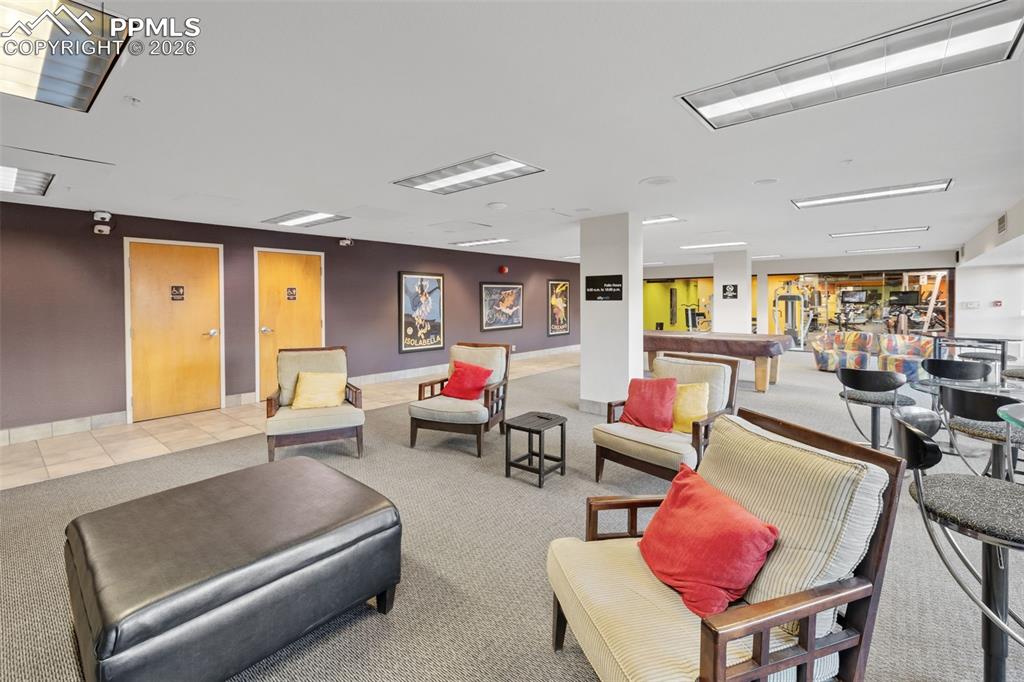 Image 35 of 37: Lobby