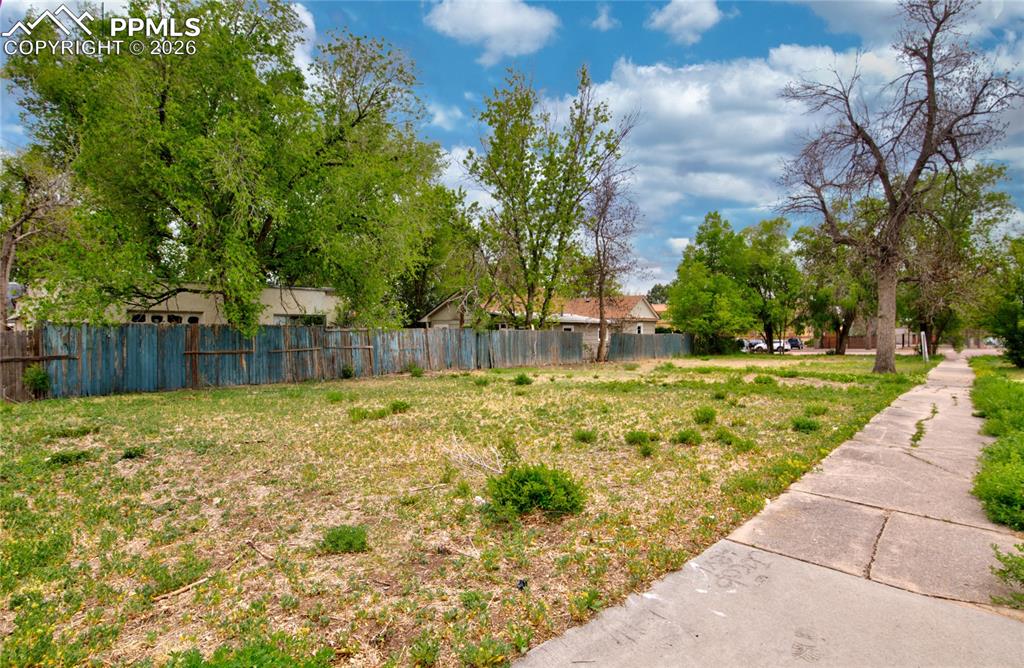 Image 3 of 10: Lot