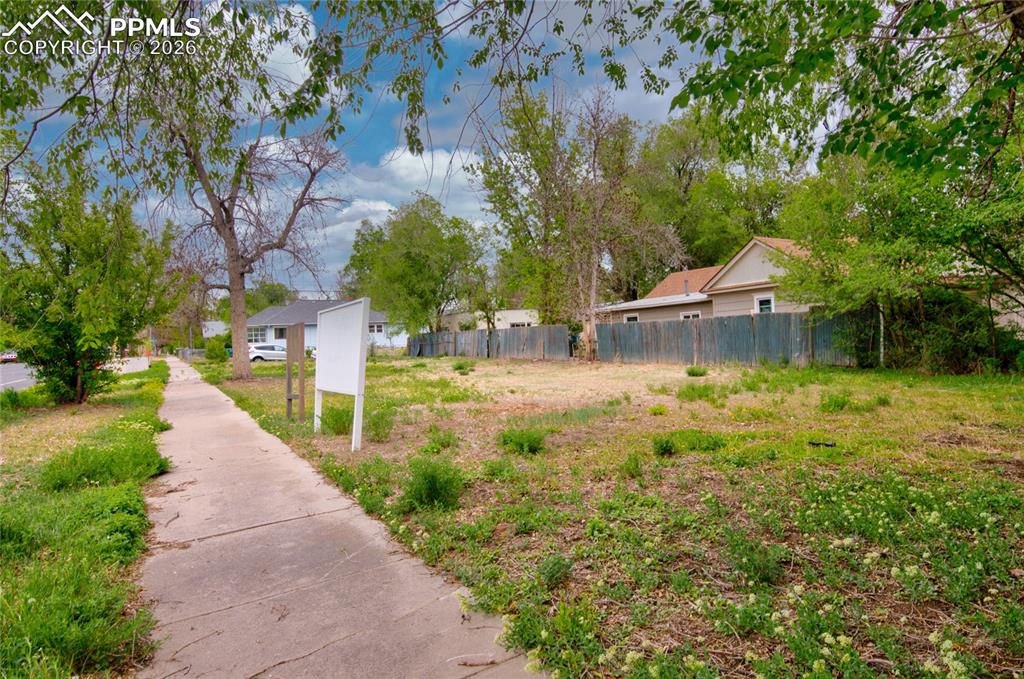Image 6 of 10: Lot