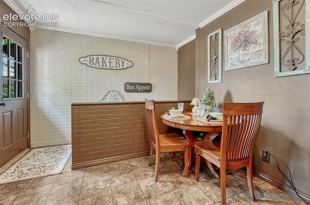 Image 13 of 37: Dining Area
