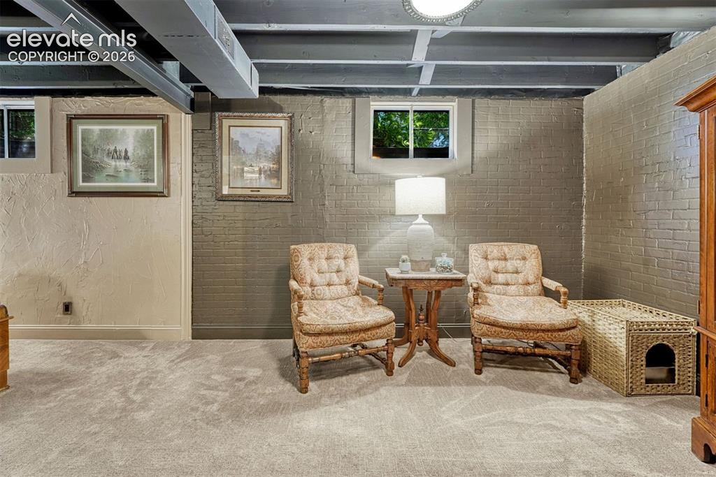 Image 19 of 37: Sitting Room