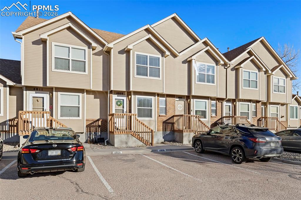 Image 26 of 26: Convenient private parking right in front of unit.