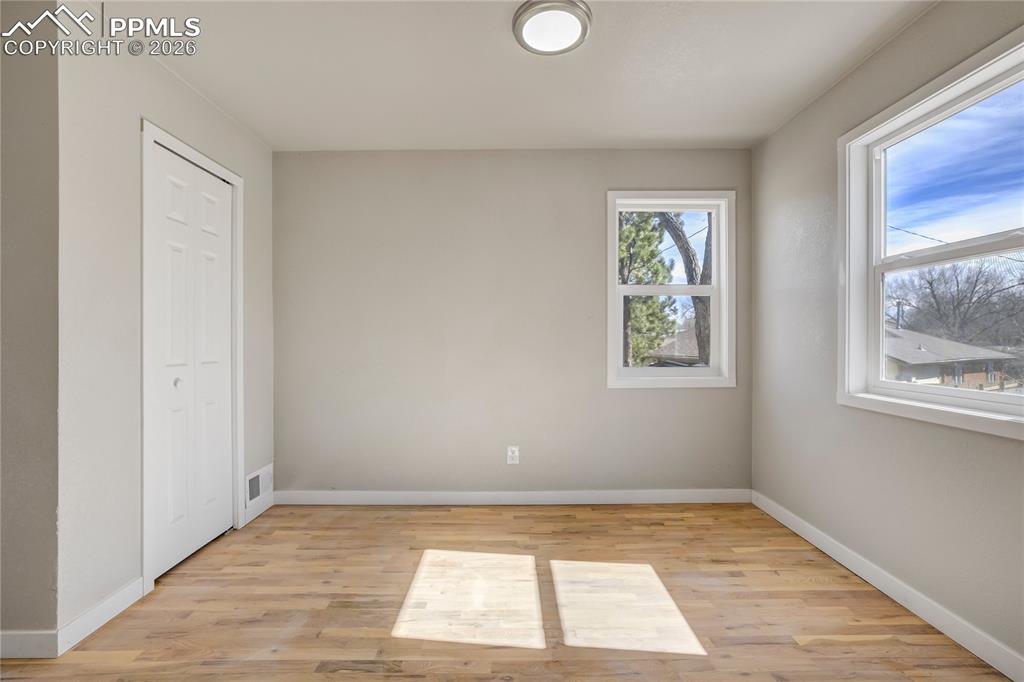 Image 11 of 35: Bedroom