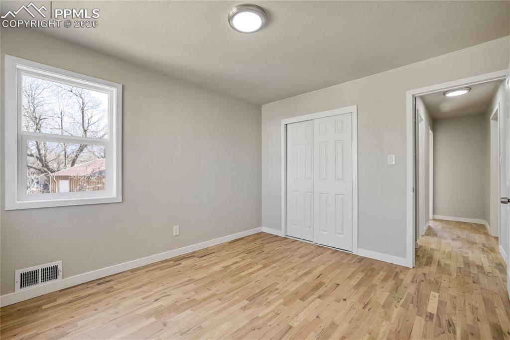 Image 15 of 35: Bedroom