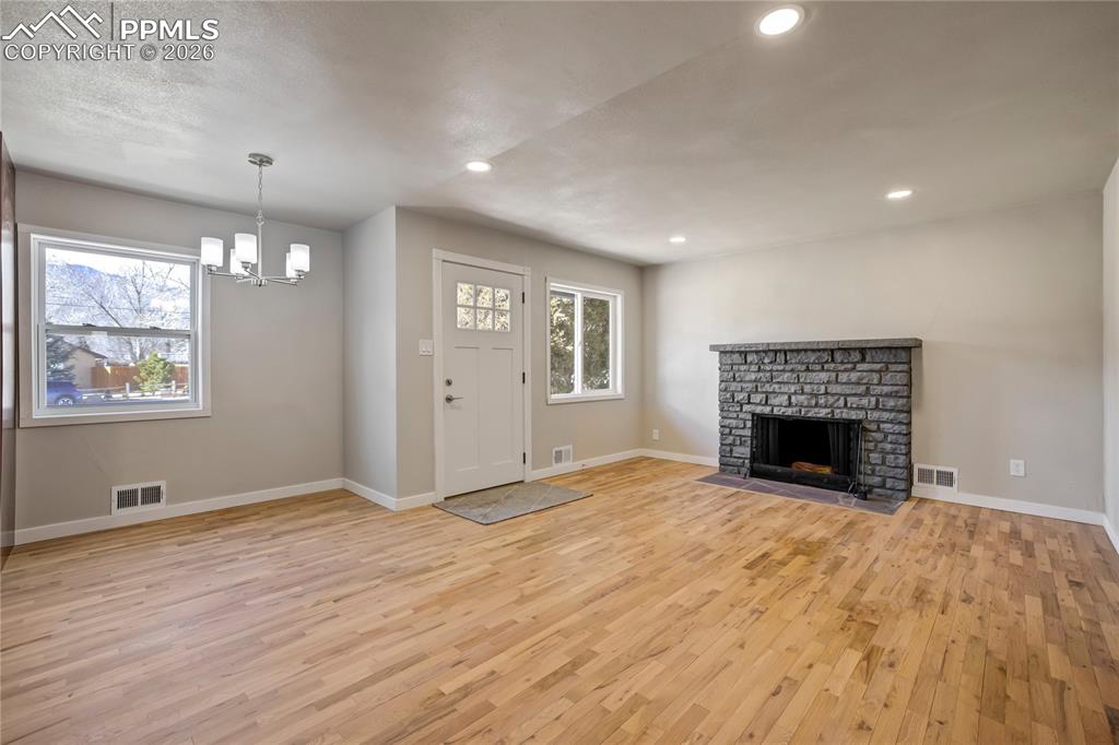 Image 5 of 35: Living Room