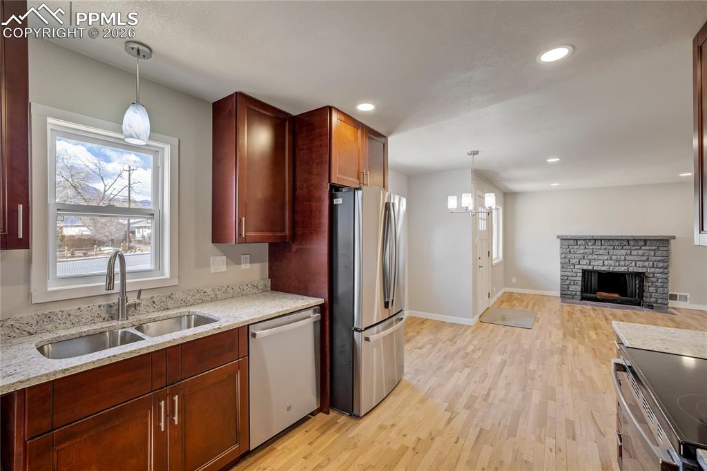 Image 8 of 35: Kitchen