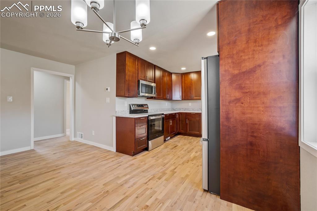 Image 9 of 35: Kitchen