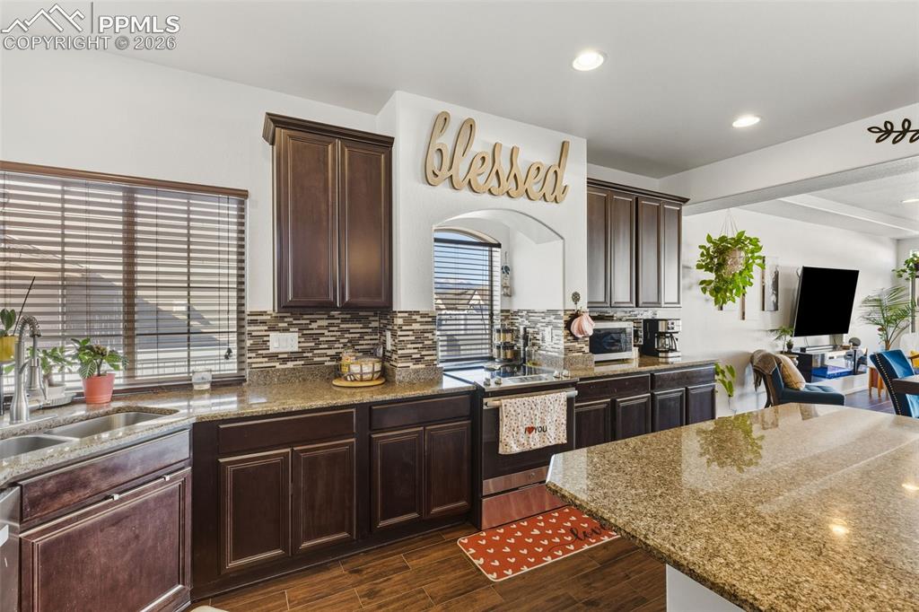 Image 10 of 39: Kitchen