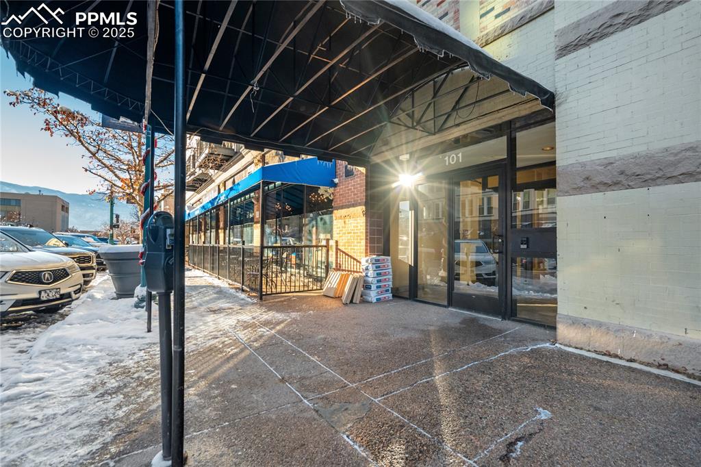 Image 3 of 24: Entry