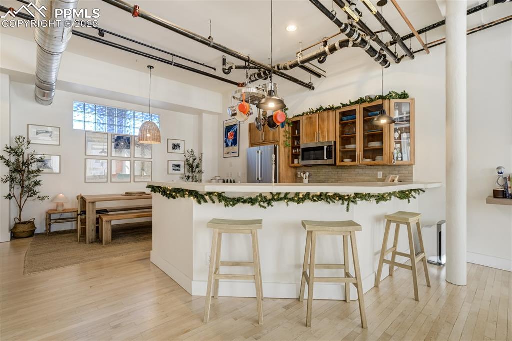 Image 9 of 24: Kitchen