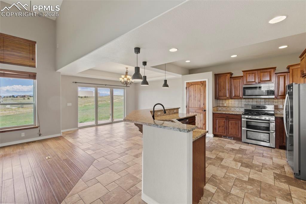 Image 11 of 50: Kitchen