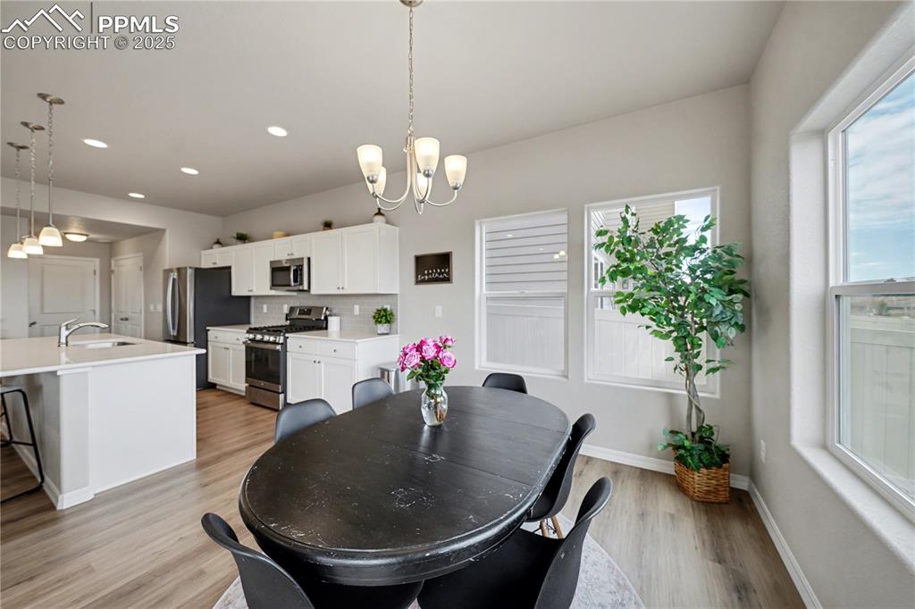 Image 10 of 38: Dining Area