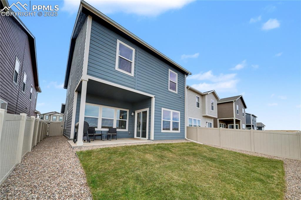 Image 33 of 38: Back of Structure