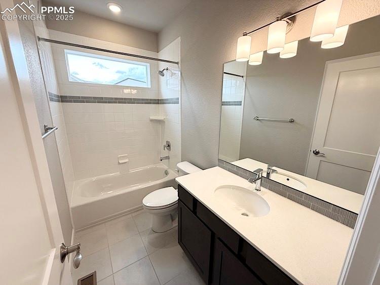 Image 18 of 49: Main Level Full Bathroom