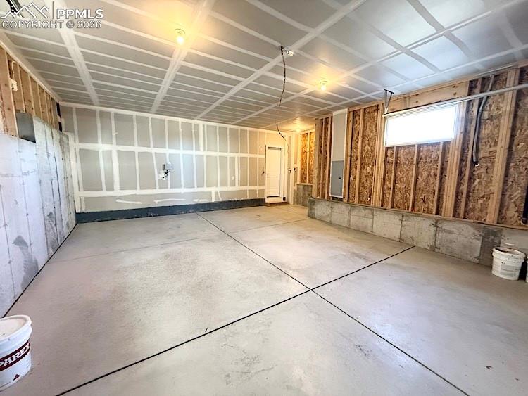 Image 47 of 49: 2 Car Garage