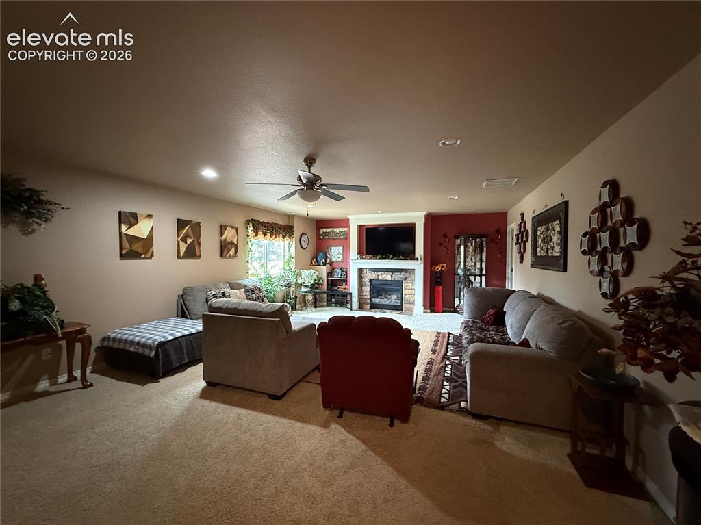 Image 11 of 27: Living Room