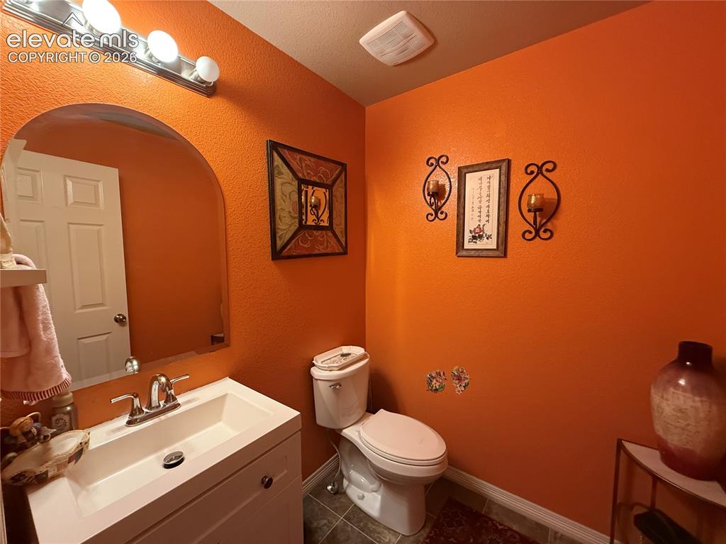 Image 23 of 27: Bathroom