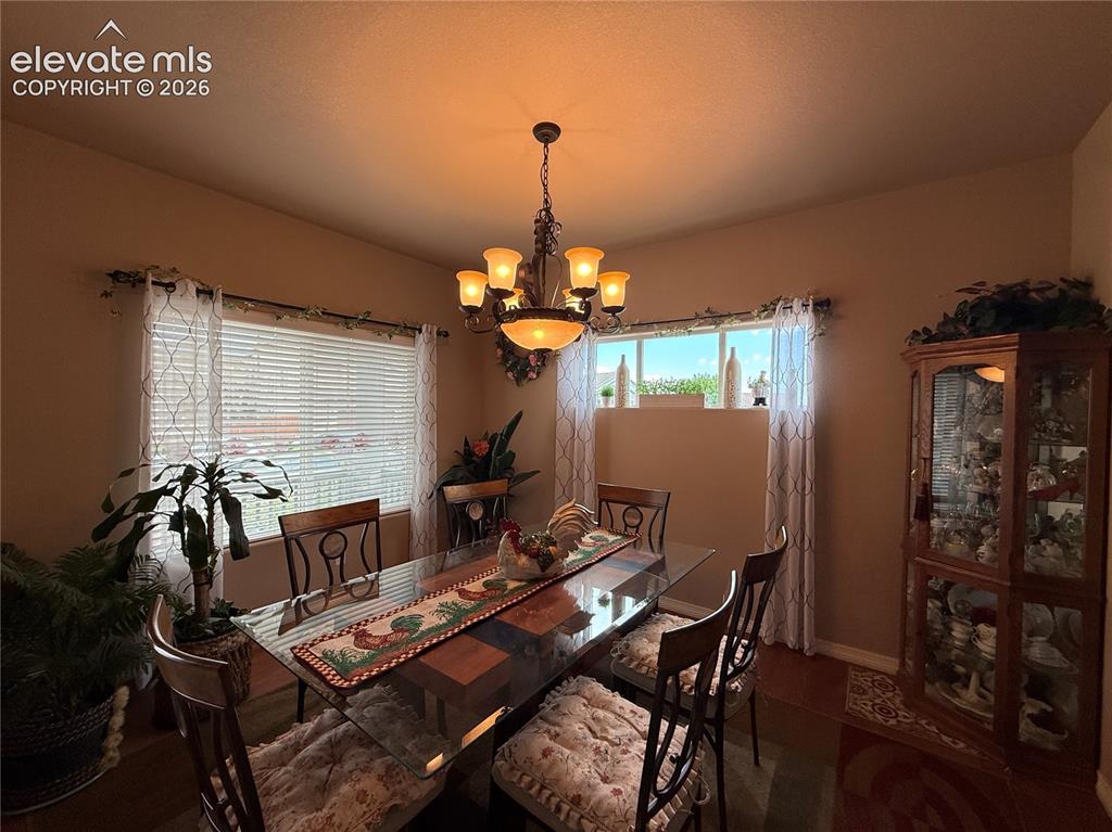 Image 3 of 27: Dining Area