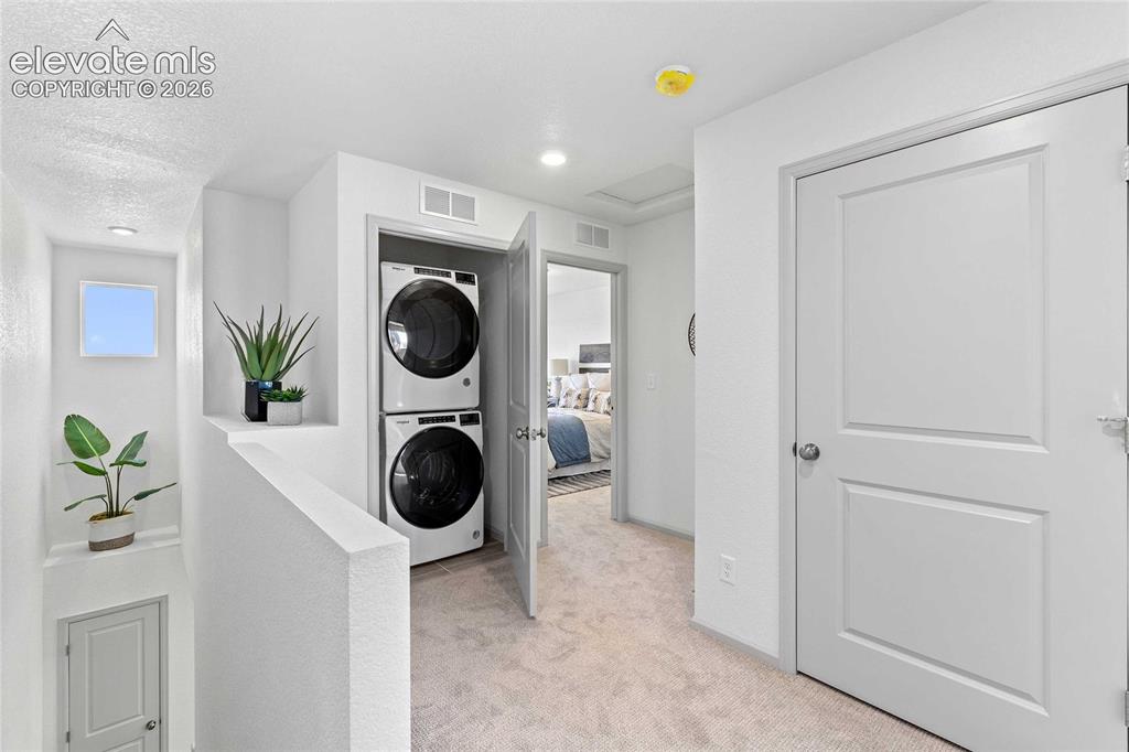 Image 16 of 24: Photos of a model home