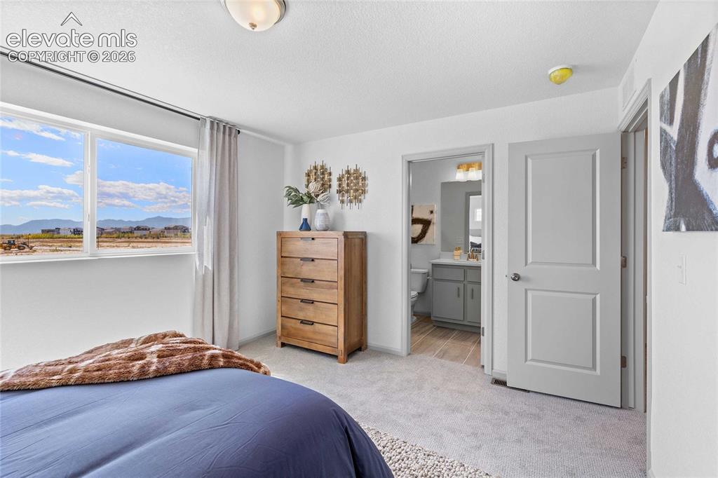 Image 19 of 24: Photos of a model home