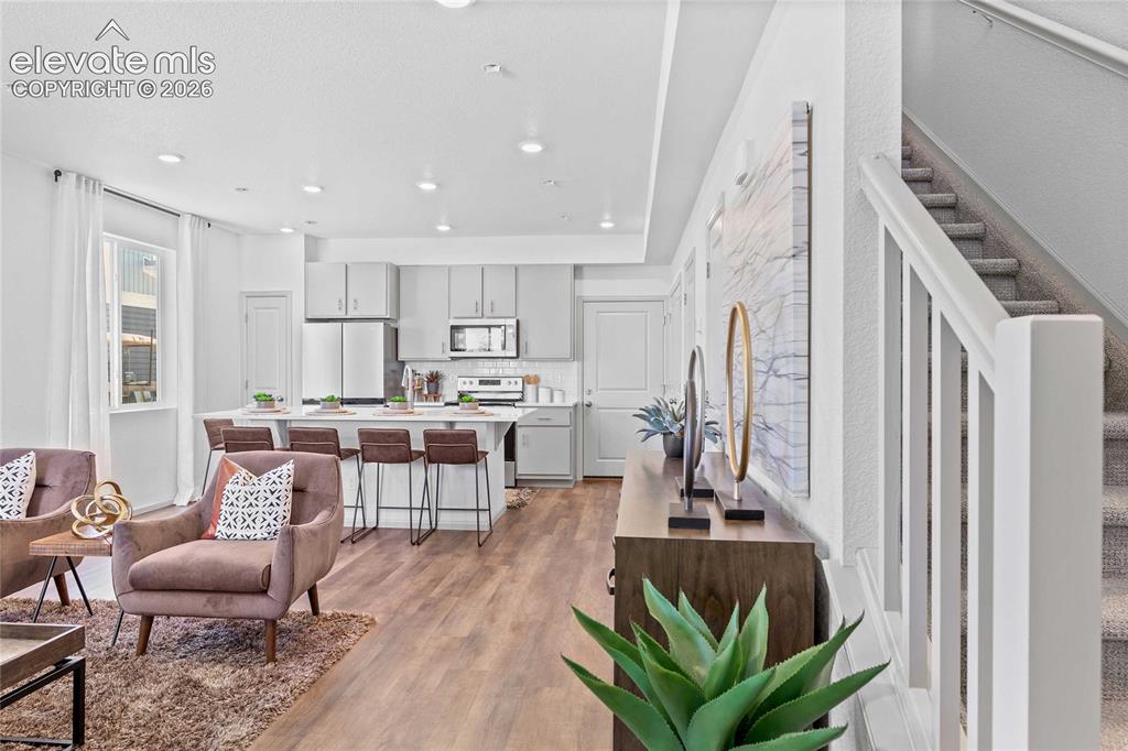 Image 3 of 24: Photos of a model home